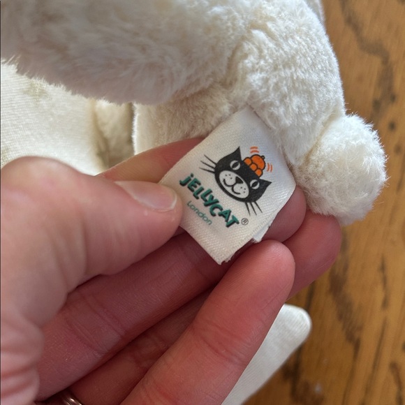 Jellycat Bashful Bunny Star Musical Pull - Picture 2 of 11